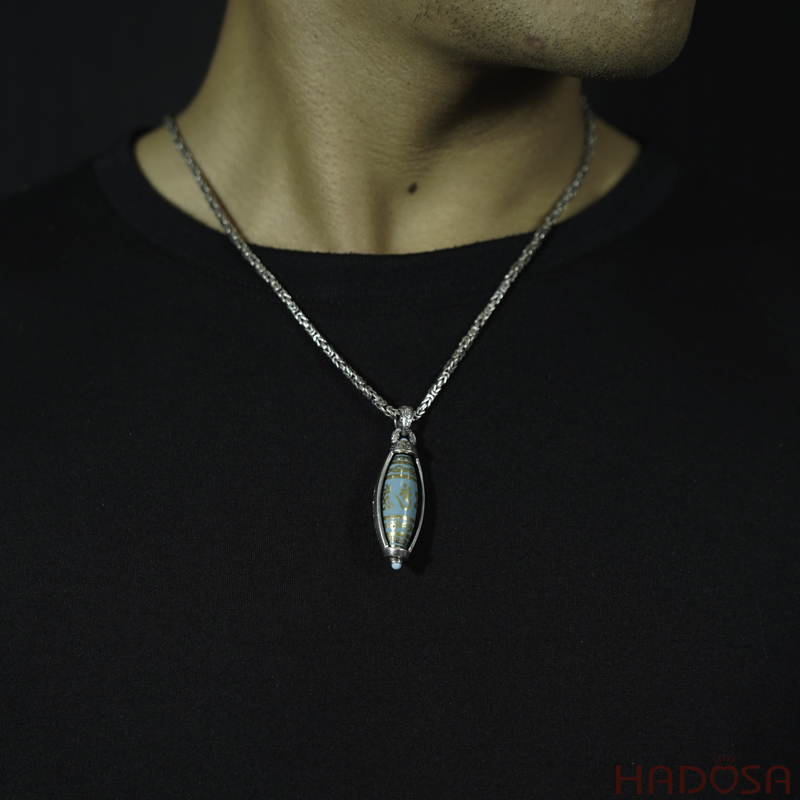 Mặt dây chuyền Trụ Dzi xoay chú Om Mani Padme Hum 45*15mm