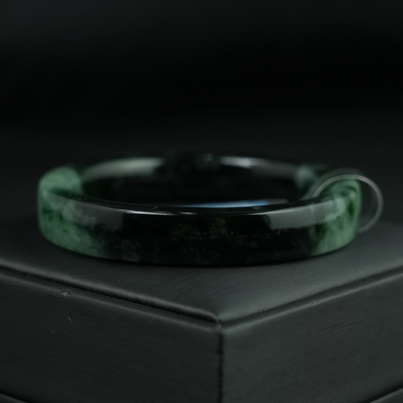 Vòng cẩm thạch sơn thuỷ bản vuông ni 52