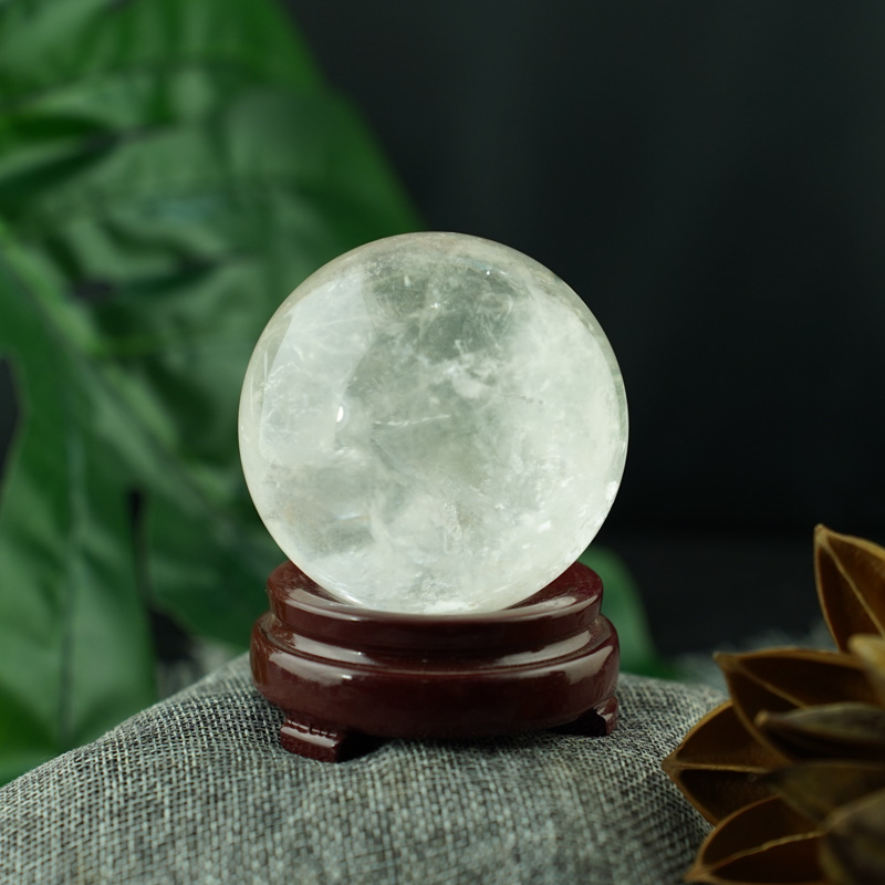 Cầu thạch anh trắng trong vân mây 3A 7cm