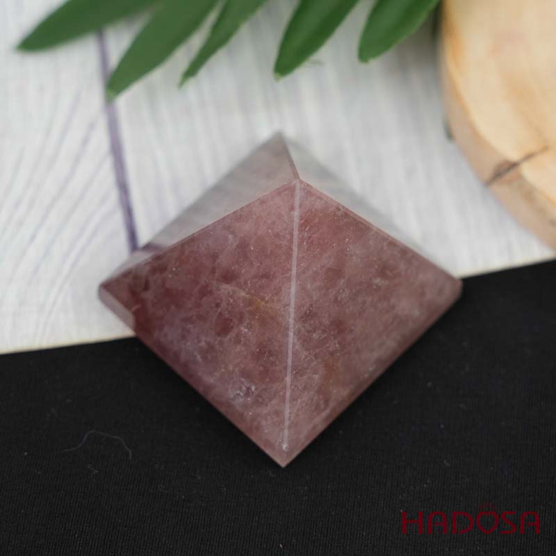 Kim tự tháp thạch anh dâu 5.5cm