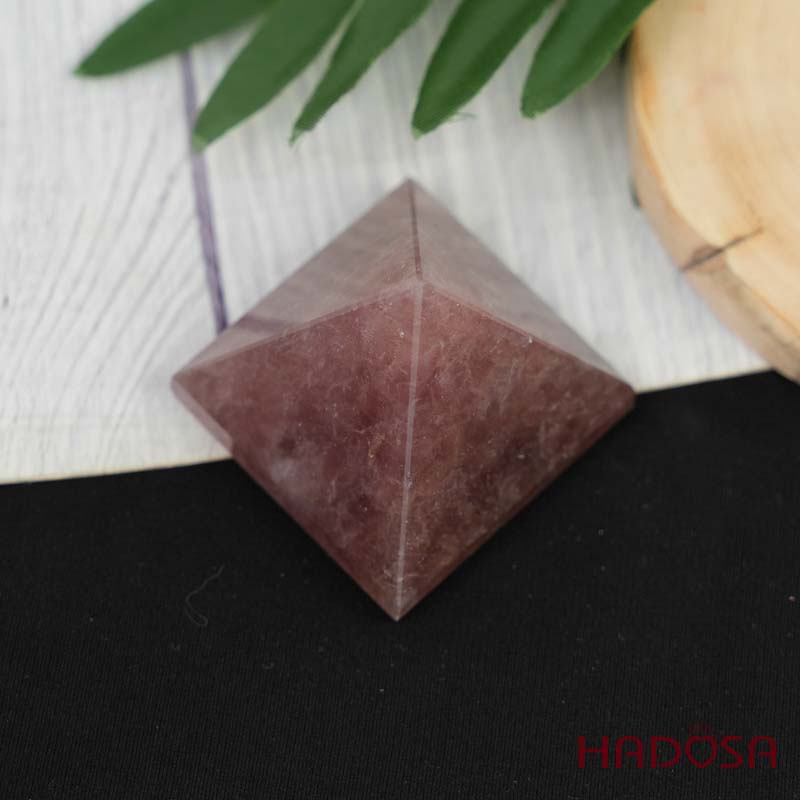 Kim tự tháp thạch anh dâu 5.5cm