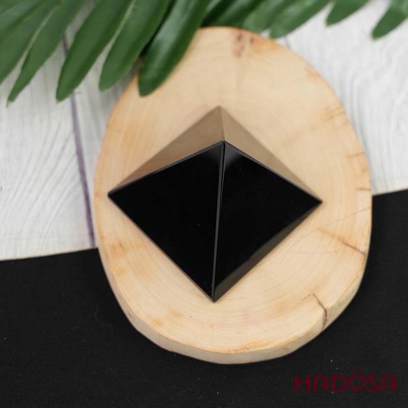 Kim tự tháp đá núi lửa 6cm