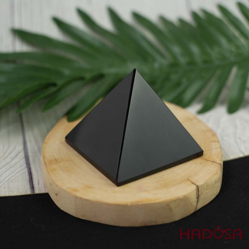 Kim tự tháp đá núi lửa 6cm