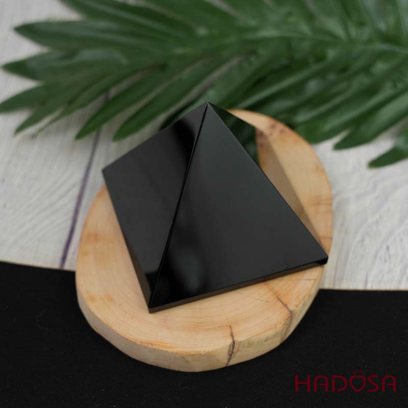 Kim tự tháp đá núi lửa 8cm