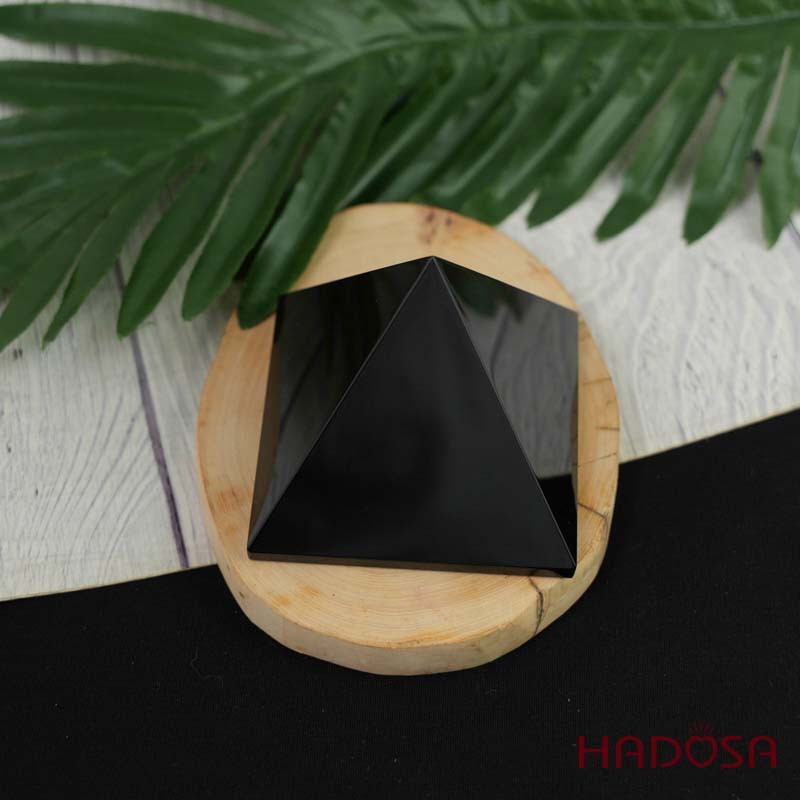 Kim tự tháp đá núi lửa 8cm