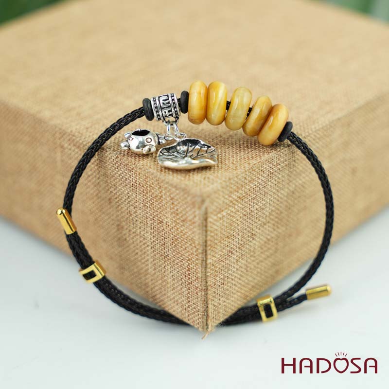 Vòng ngũ điếu mắt hổ vàng nâu mix charm treo lá sen