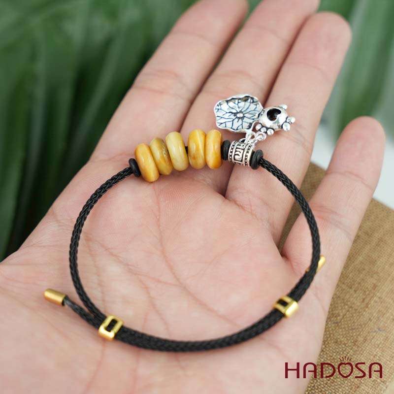 Vòng ngũ điếu mắt hổ vàng nâu mix charm treo lá sen