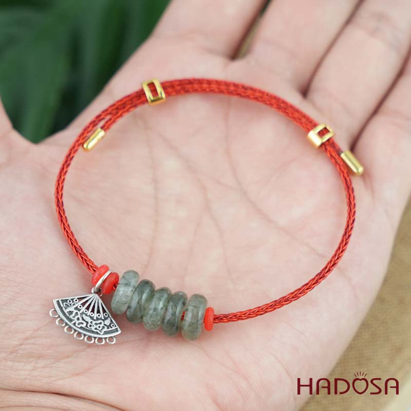 Vòng ngũ điếu tóc xanh mix charm hình quạt