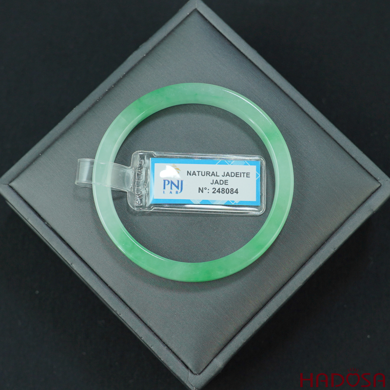 Vòng Ngọc Cẩm Thạch vuông uyên ương lý táo trong ni 50