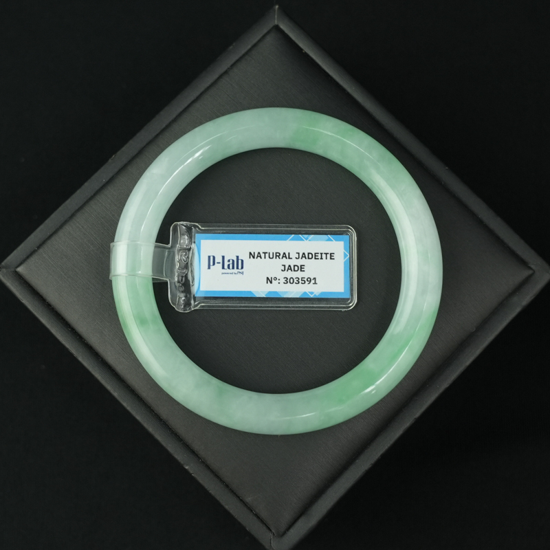 Vòng Ngọc Cẩm Thạch bản tròn xanh trong vân đậu ni 54