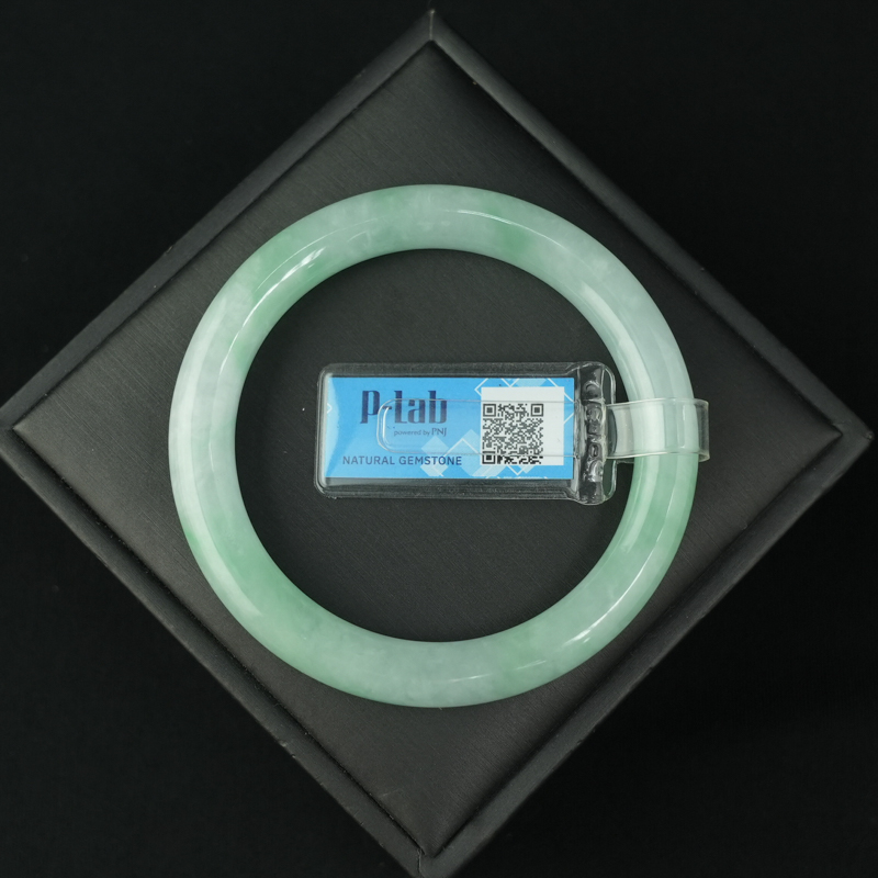 Vòng Ngọc Cẩm Thạch bản tròn xanh trong vân đậu ni 54