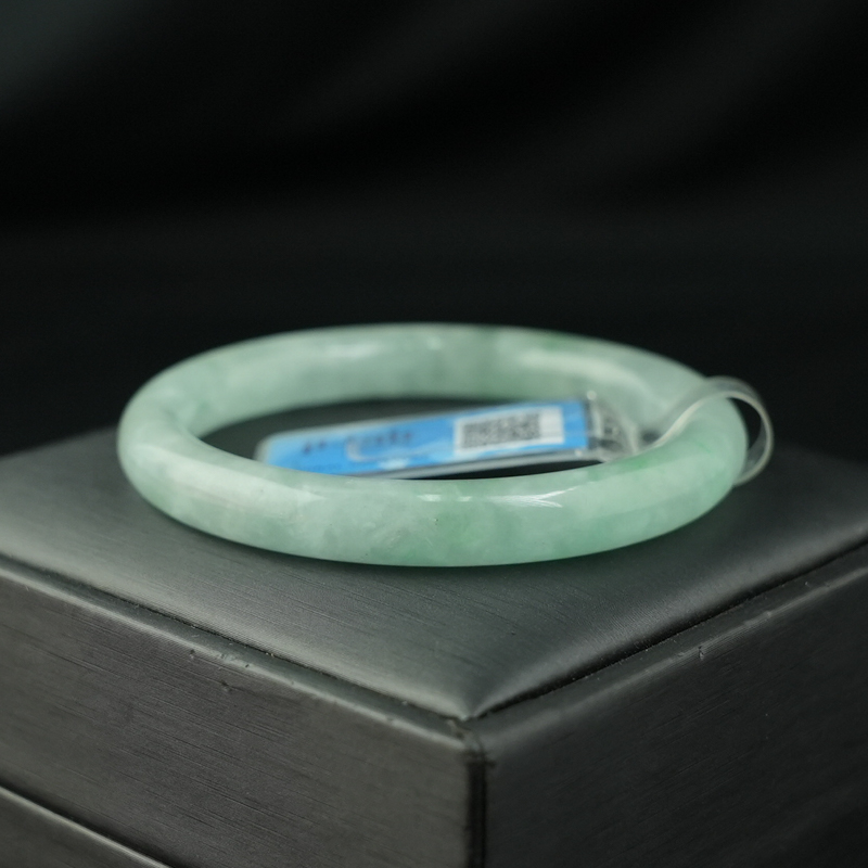 Vòng Ngọc Cẩm Thạch bản tròn xanh đậu ni 51