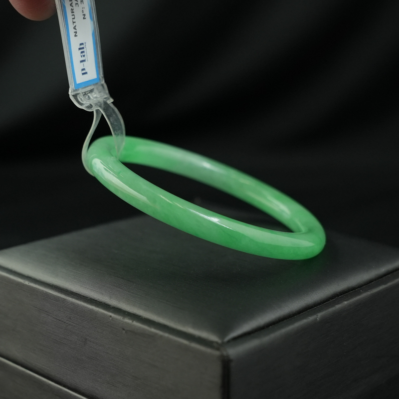 Vòng Ngọc Cẩm Thạch bản tròn xanh vân lý ni 52