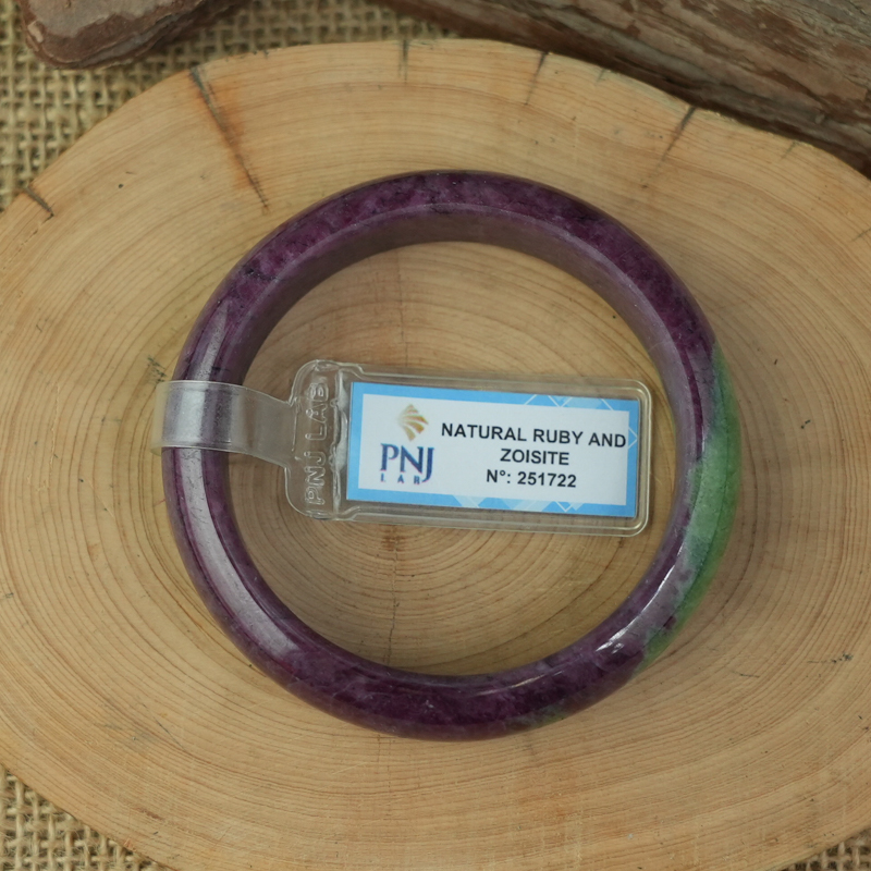 Vòng kiềng ruby Nam Phi xanh đỏ 52mm