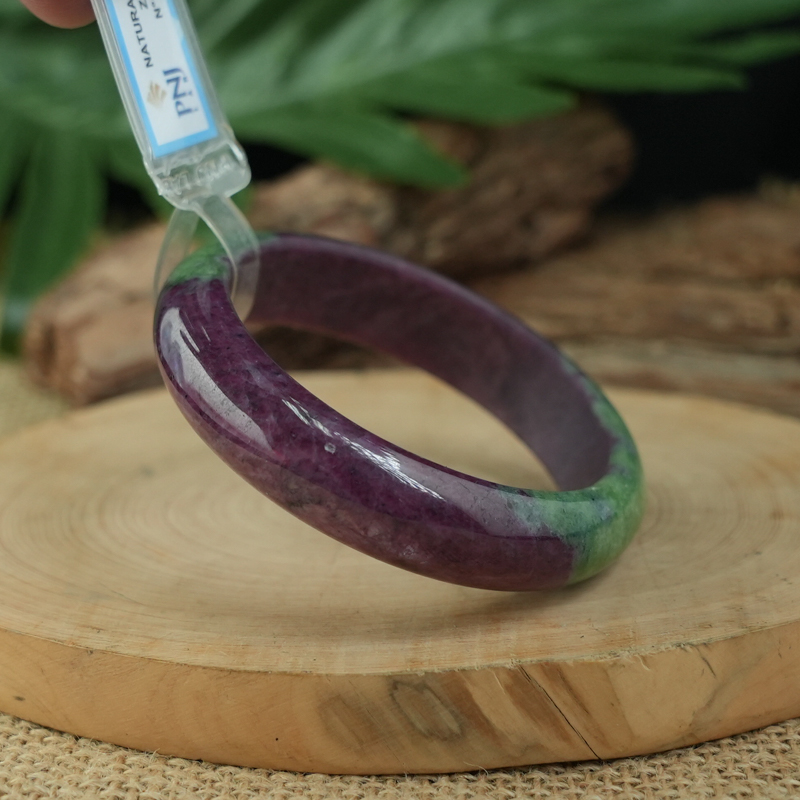 Vòng kiềng ruby Nam Phi xanh đỏ 52mm