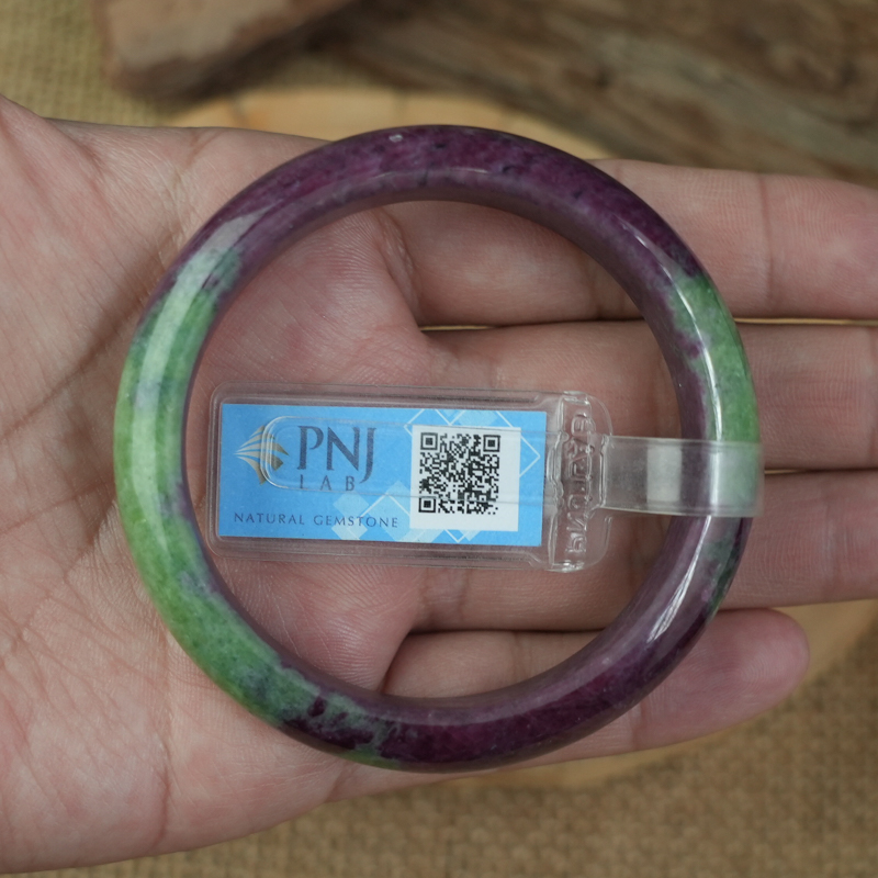 Vòng kiềng ruby Nam Phi xanh đỏ 52mm