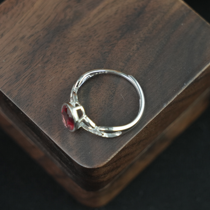 Nhẫn đá garnet 6*8mm bạc 925