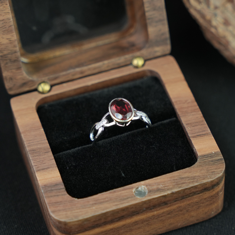 Nhẫn đá garnet 6*8mm bạc 925