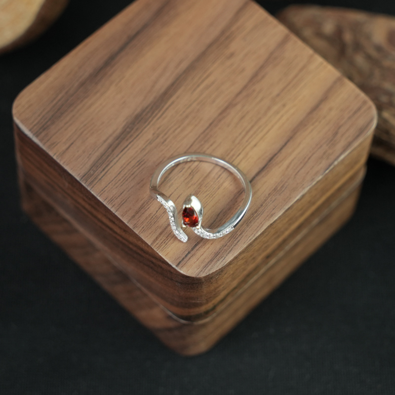 Nhẫn đá garnet 3*5mm bạc 925