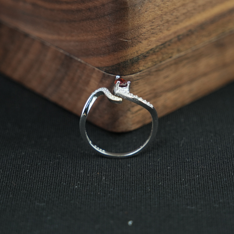 Nhẫn đá garnet 3*5mm bạc 925
