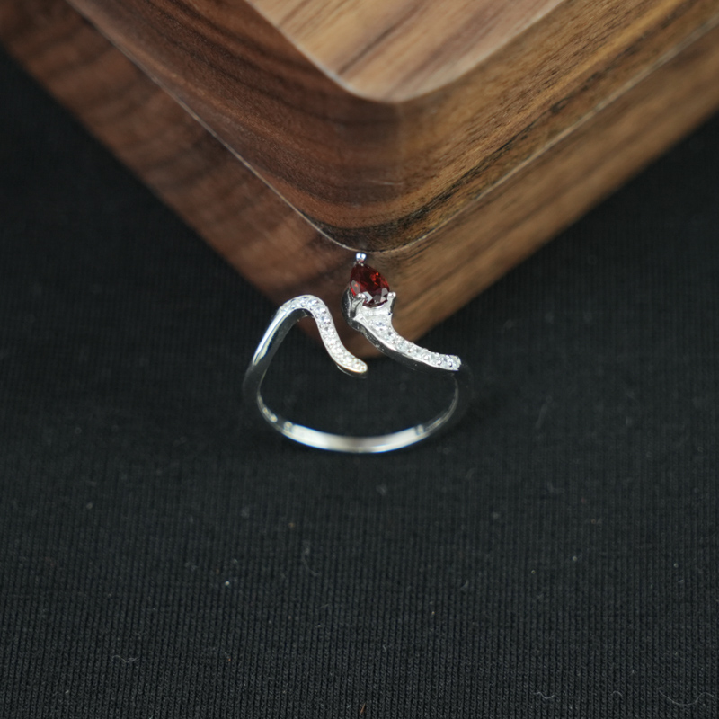 Nhẫn đá garnet 3*5mm bạc 925