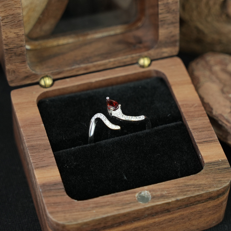 Nhẫn đá garnet 3*5mm bạc 925