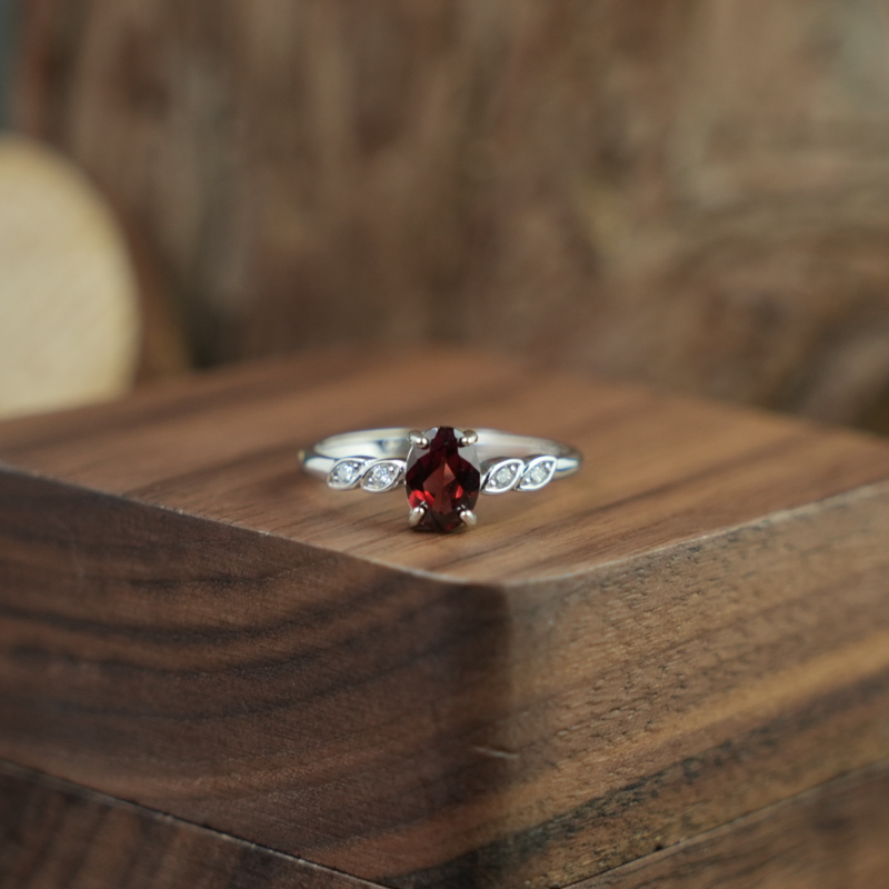 Nhẫn đá garnet 5*7mm bạc 925