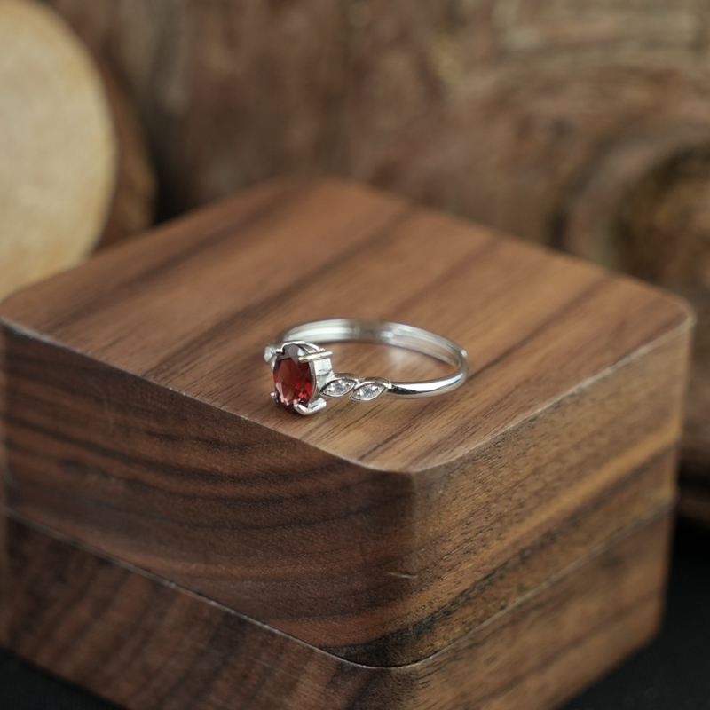 Nhẫn đá garnet 5*7mm bạc 925