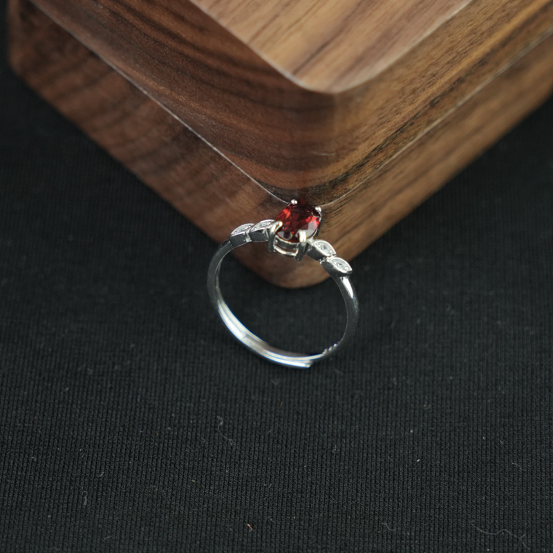 Nhẫn đá garnet 5*7mm bạc 925