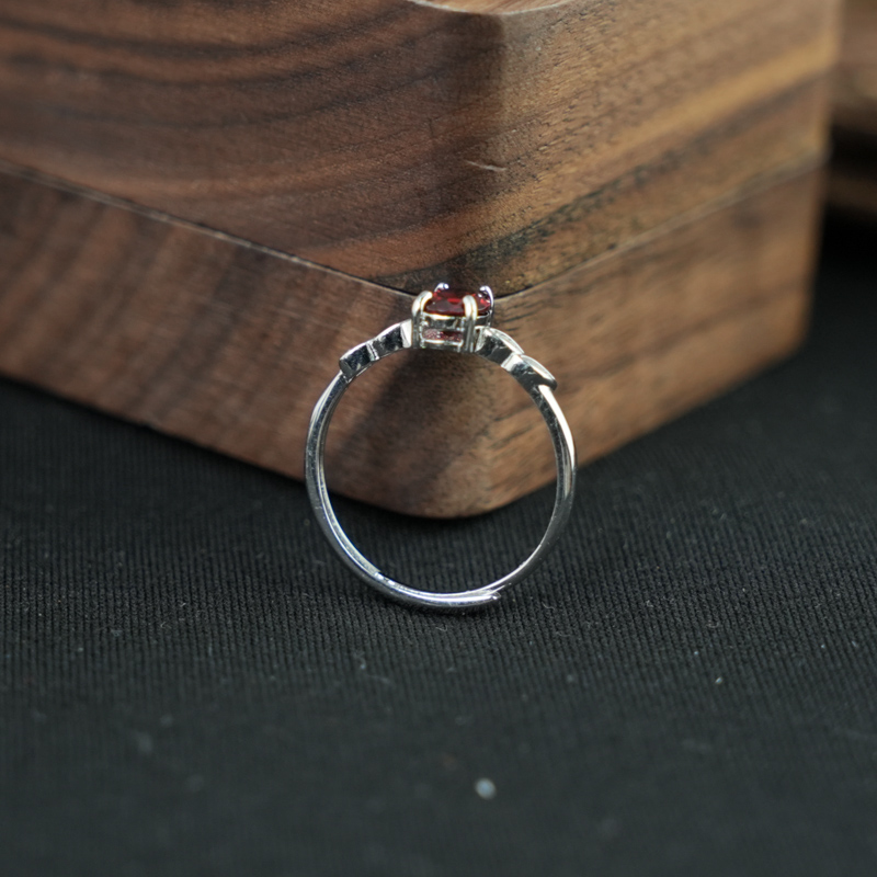 Nhẫn đá garnet 5*7mm bạc 925