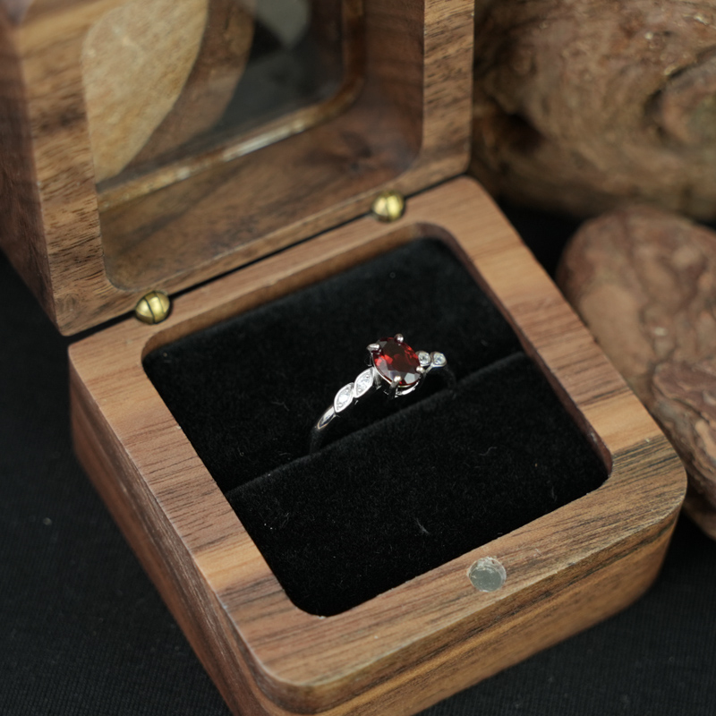 Nhẫn đá garnet 5*7mm bạc 925