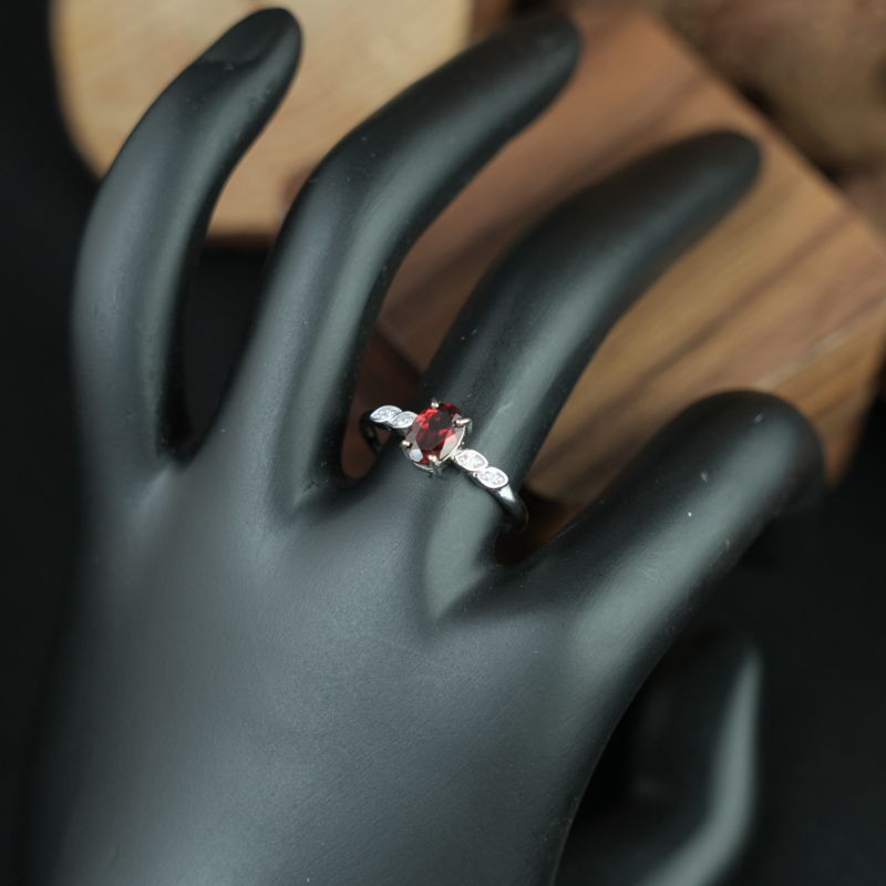 Nhẫn đá garnet 5*7mm bạc 925