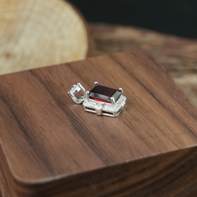 Mặt dây garnet 6*8mm bạc 925