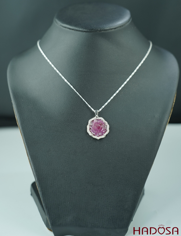 Hoa mẫu đơn Ruby hồng trong cao cấp