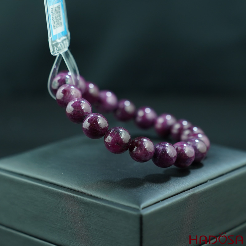 Vòng đá Ruby Nam Phi hồng đậm 10mm chuẩn 5A