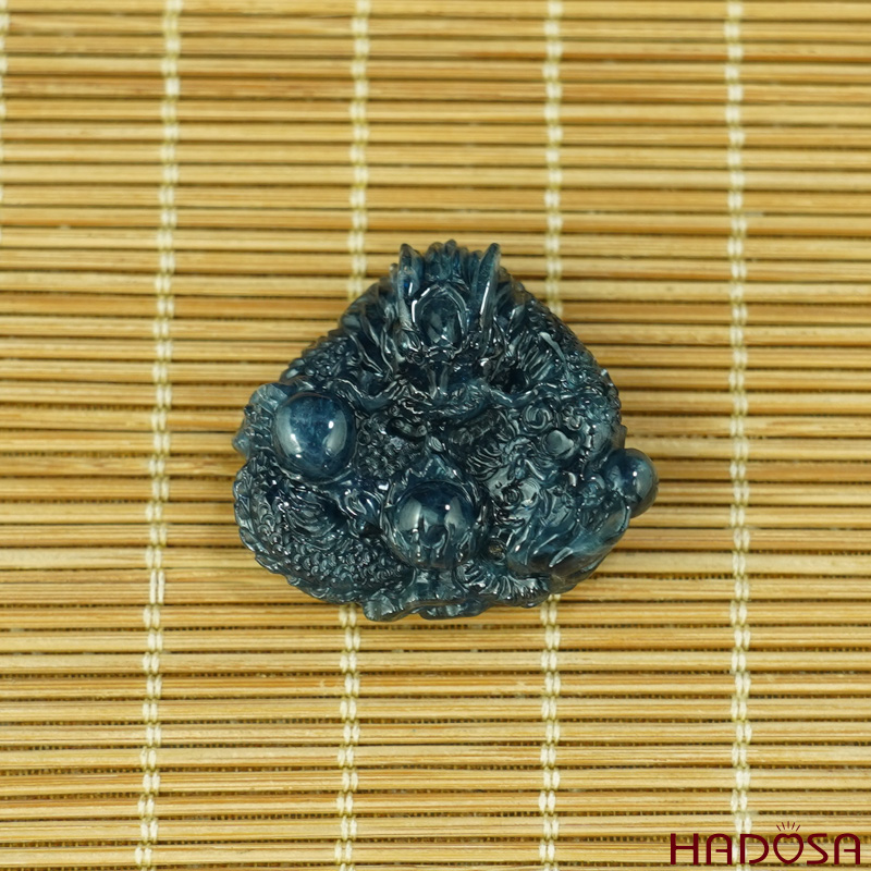 Mặt đá Sapphire Rồng phong thủy 30x34x11mm cao cấp