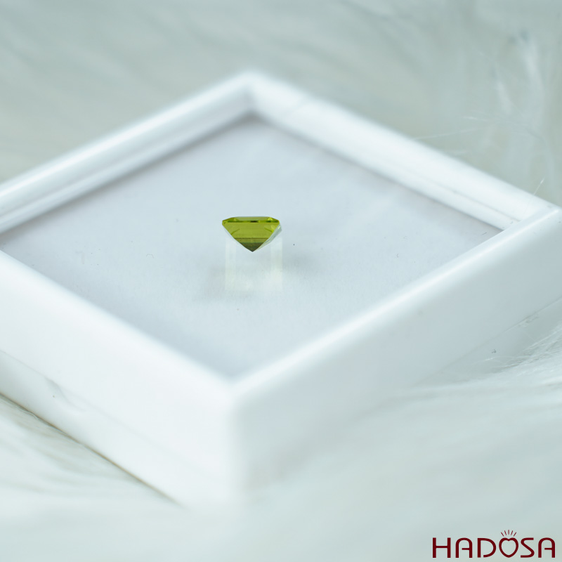 Mặt trang sức Peridot vuông 7mm