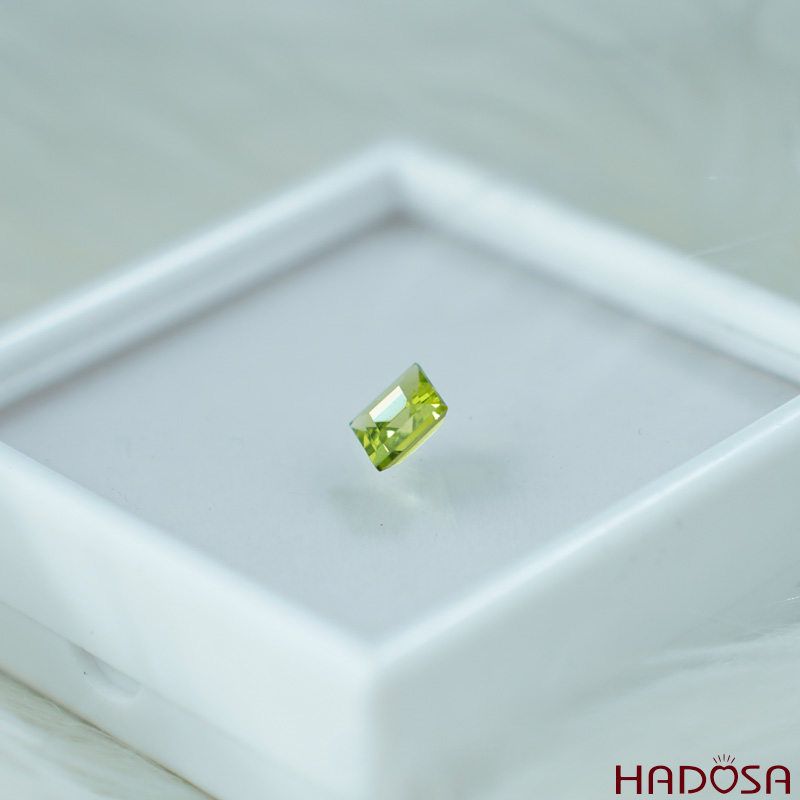 Mặt trang sức Peridot vuông 7mm