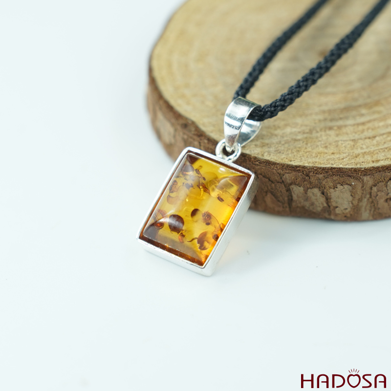 Mặt dây chuyền hổ phách Baltic bọc bạc 12x16mm