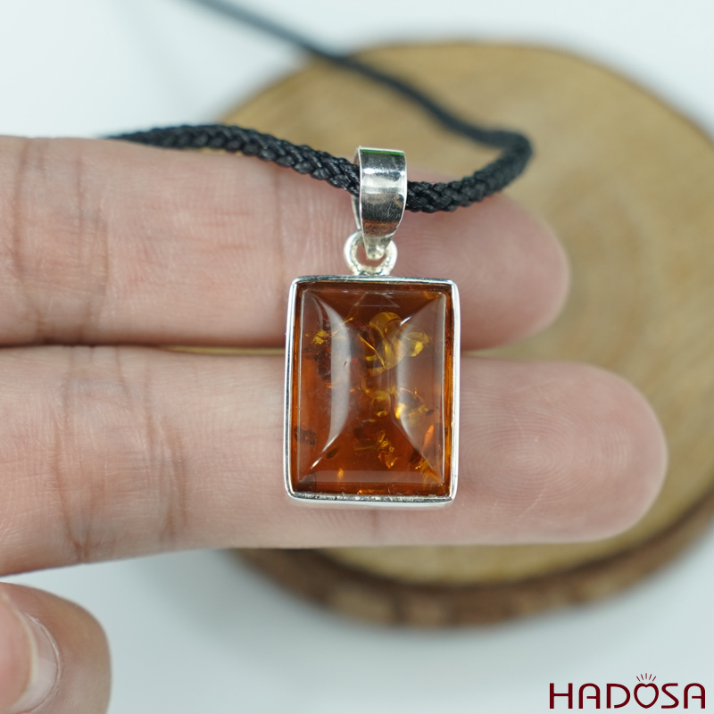 Mặt dây chuyền hổ phách Baltic bọc bạc 12x16mm