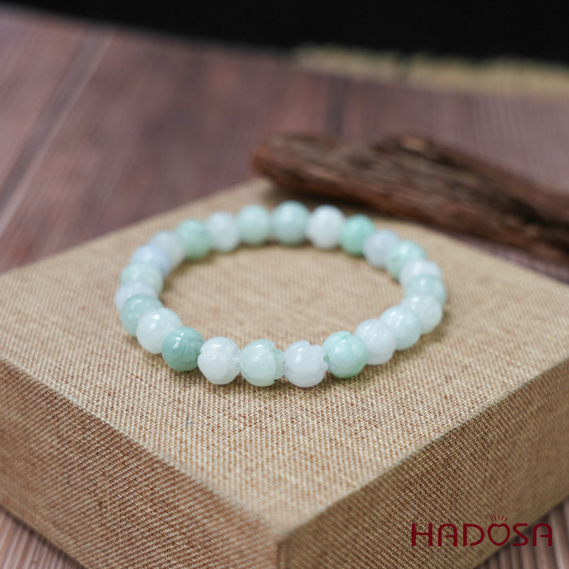 Vòng ngọc cẩm thạch Type A chạm hoa sen 8mm