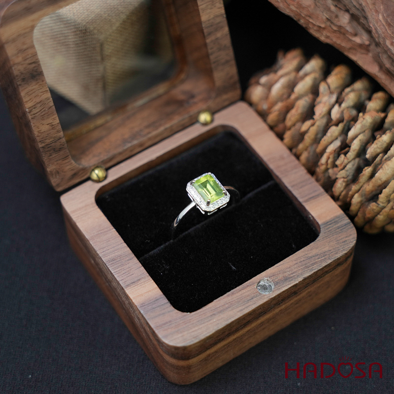 Nhẫn đá peridot6*8mm bạc 925