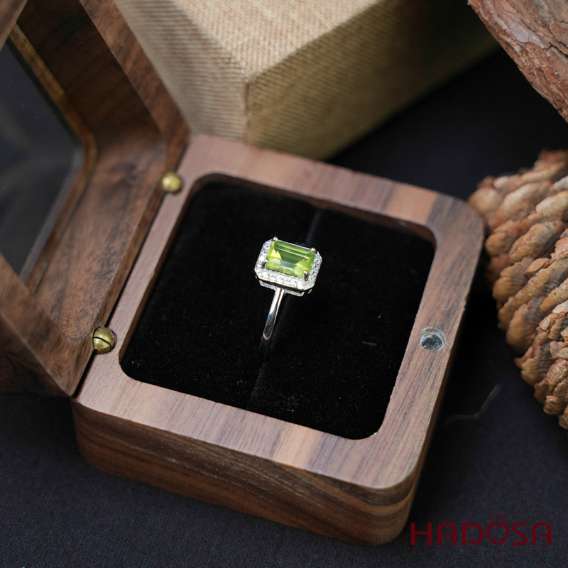 Nhẫn đá peridot6*8mm bạc 925