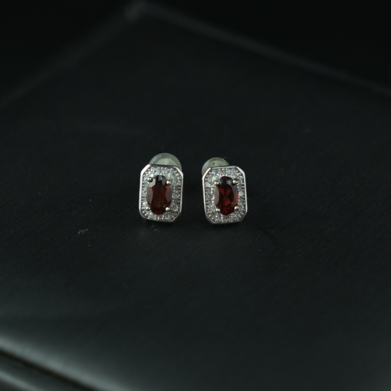 Hoa tai đá garnet chữ nhật 3*5mm bạc 925