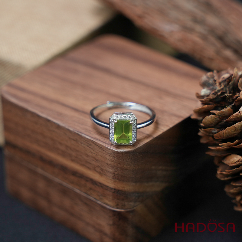 Nhẫn đá peridot6*8mm bạc 925