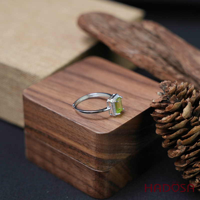 Nhẫn đá peridot6*8mm bạc 925