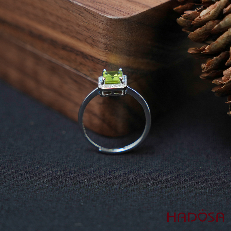Nhẫn đá peridot6*8mm bạc 925