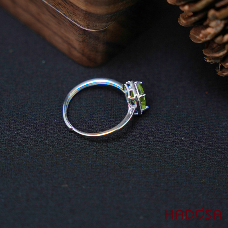 Nhẫn đá peridot6*8mm bạc 925