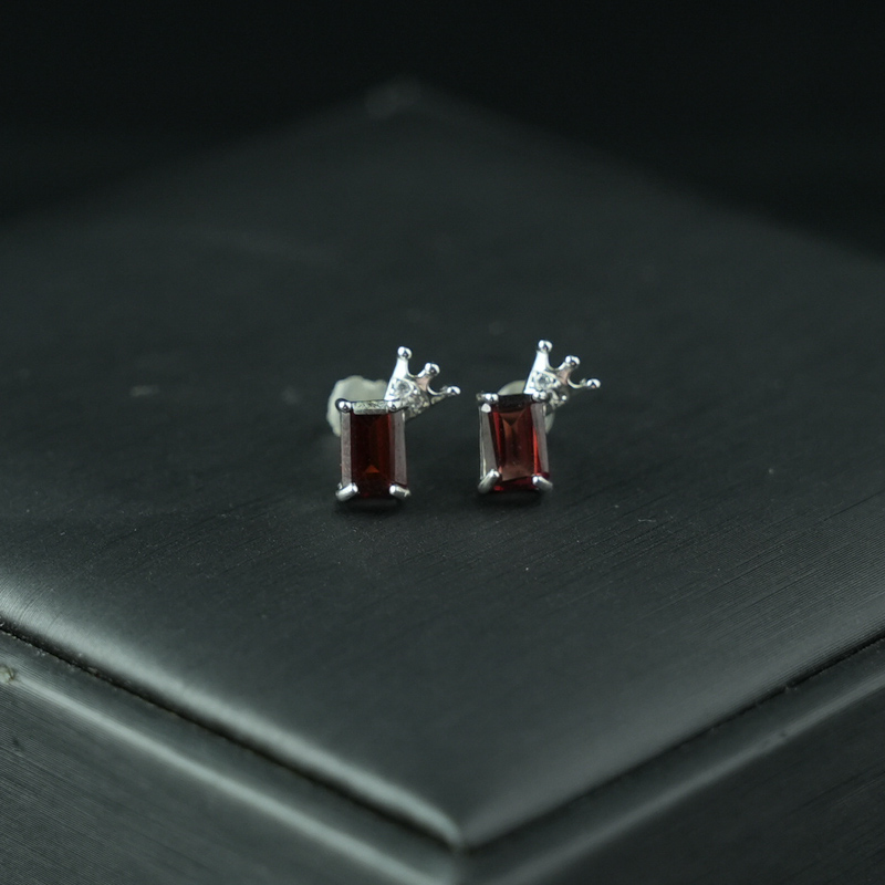Hoa tai đá garnet chữ nhật 4x6mm bạc 925