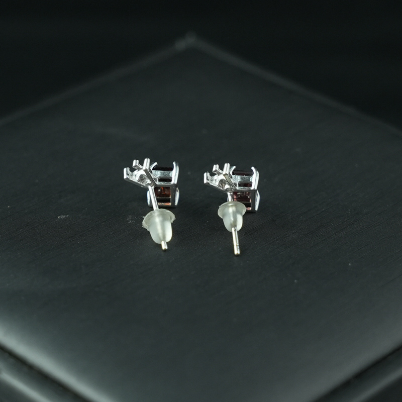 Hoa tai đá garnet chữ nhật 4x6mm bạc 925